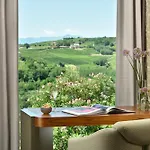 Hotel Il Boscareto & Serralunga d'Alba