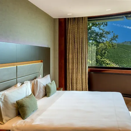 Hotel Il Boscareto & Serralunga d'Alba