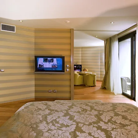 Hotel Il Boscareto & 5*