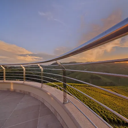 Hotel Il Boscareto & Serralunga d'Alba