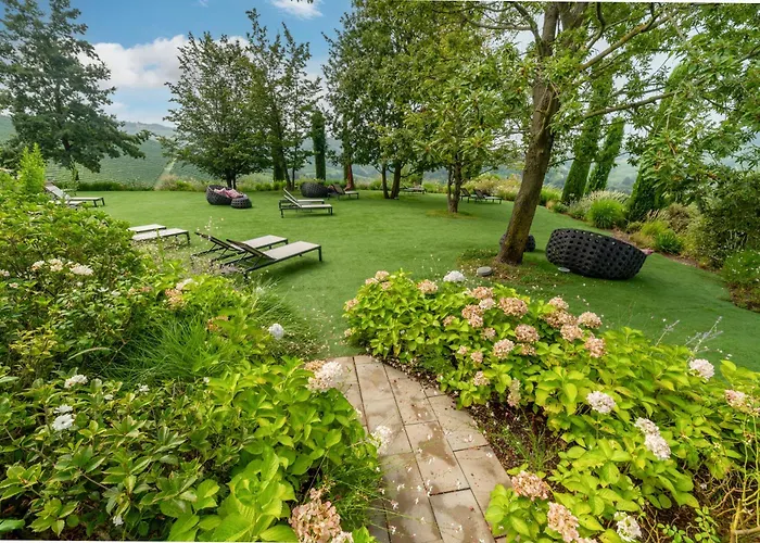 Il Boscareto & Hotell Serralunga d'Alba