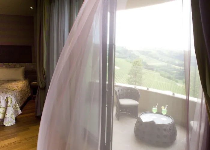 Il Boscareto & Hotell Serralunga d'Alba