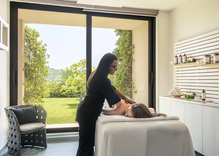 Hotell Il Boscareto & Serralunga d'Alba